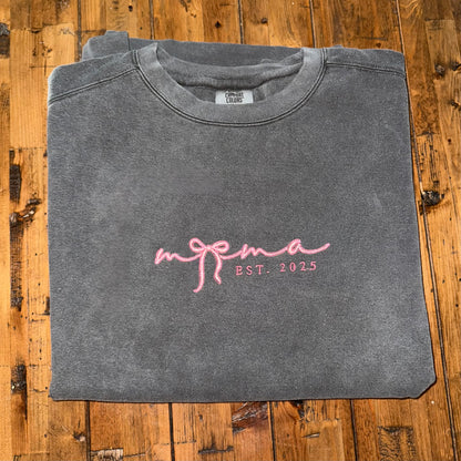 Mama Est 2025 Crewneck